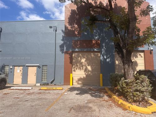 c2-20200 Nw 2nd Ave, Miami Gardens, FL, 33169-2558 | Card Image
