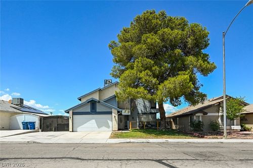 7100 Mountain Moss Dr, Las Vegas, NV, 89147-3811 | Card Image
