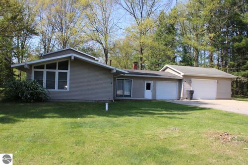 817 E Dresden St, Kalkaska, MI, 49646-9762 | Card Image