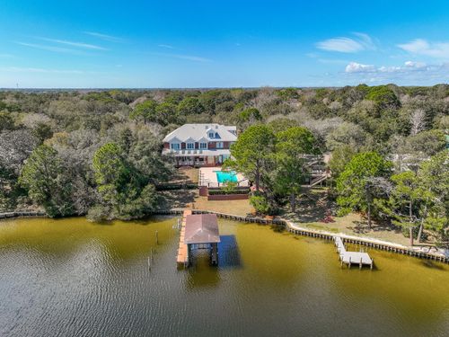 35 Poquito Rd, Shalimar, FL, 32579-1115 | Card Image