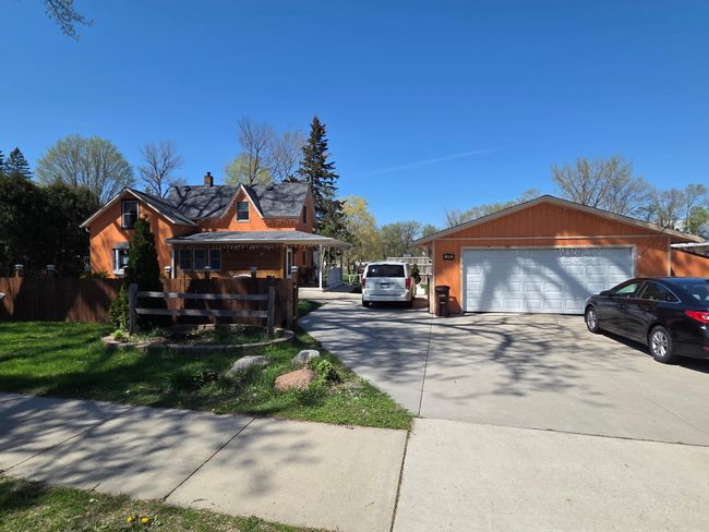 Garage is oversized; pad for extra parking | Image 26
