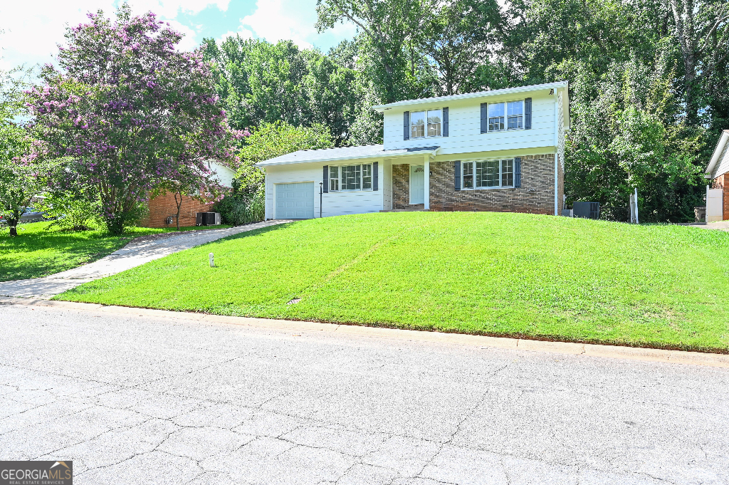 Mallard Dr, Jonesboro, GA 30238