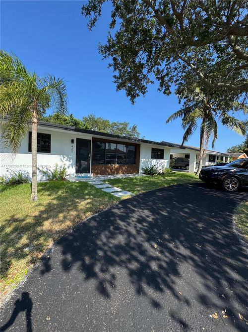421 Sw 11th Ave, Hallandale Beach, FL, 33009-6130 | Card Image
