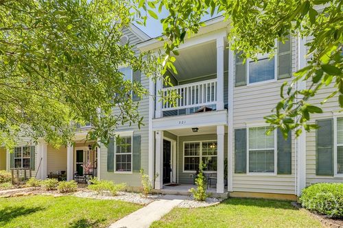 321 Hitching Post Ln, Pooler, GA, 31322-4913 | Card Image