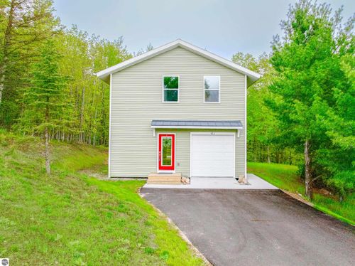 611 Michael Ave, Traverse City, MI, 49685-7094 | Card Image
