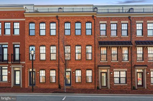 261 Crescent Station Ter Se, LEESBURG, VA, 20175-3748 | Card Image