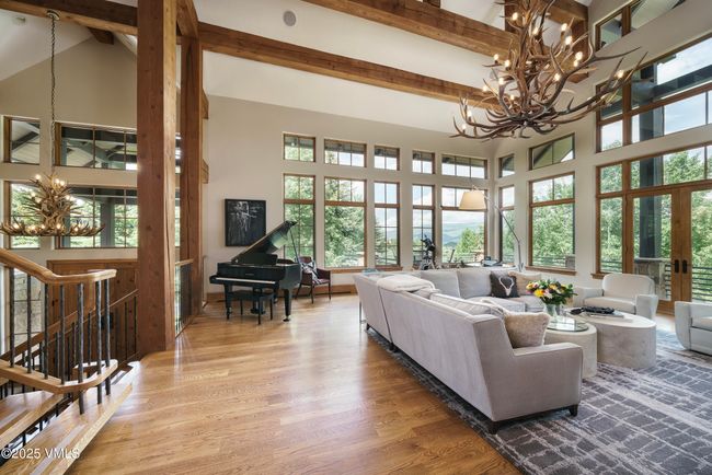 Vaulted Great Room With Panoramic Windows. | Image 17
