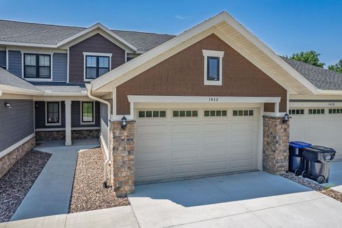 1422 Lake St, Baraboo, WI, 53913-3078 | Card Image