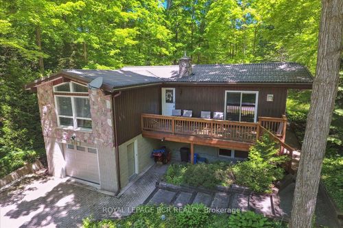 859 6th St N, Sauble Beach, ON, N0H2G0 | Card Image