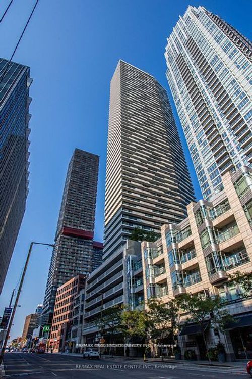 3004-2221 Yonge St, Toronto, ON, M4S0B8 | Card Image