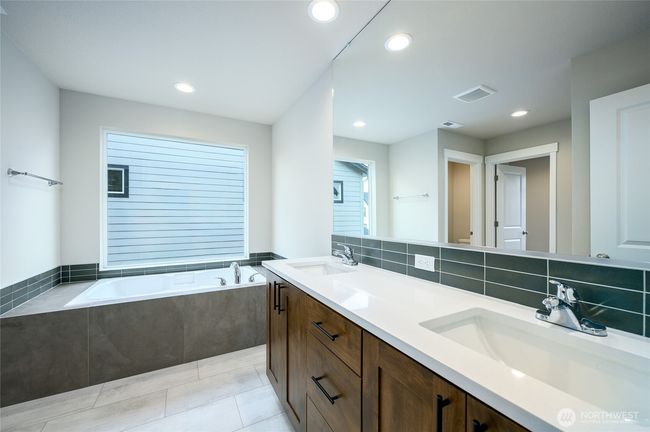 Images are representative of the floor plan and may vary by location and selected finishes. | Image 21