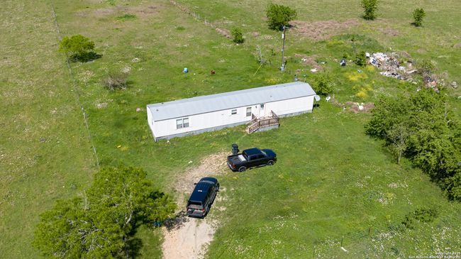 312 County Road 1295 B, House other with 3 bedrooms, 2 bathrooms and null parking in Moulton TX | Image 34