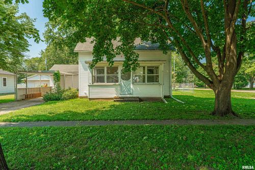 202 S Logan St, Mason City, IL, 62664-1352 | Card Image