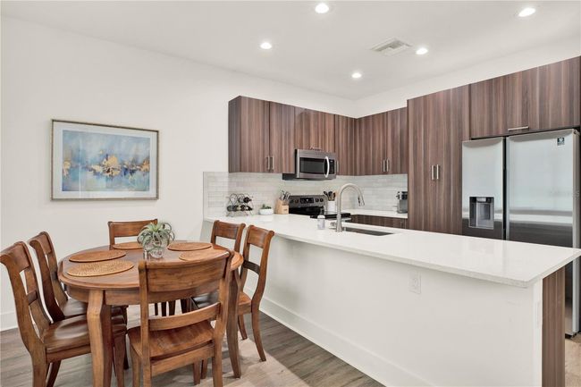 8714 Palm Ranches Pl, Townhouse with 4 bedrooms, 4 bathrooms and null parking in TAMPA FL | Image 7