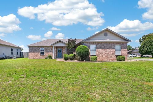 28 Castleton Dr, Ward, AR, 72176-9645 | Card Image