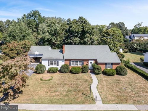 124 Rosemont Cir, Berryville, VA, 22611-1216 | Card Image