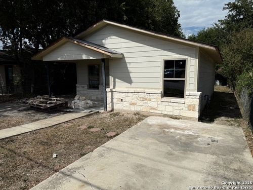 525 Saltillo St, San Antonio, TX, 78207-6925 | Card Image