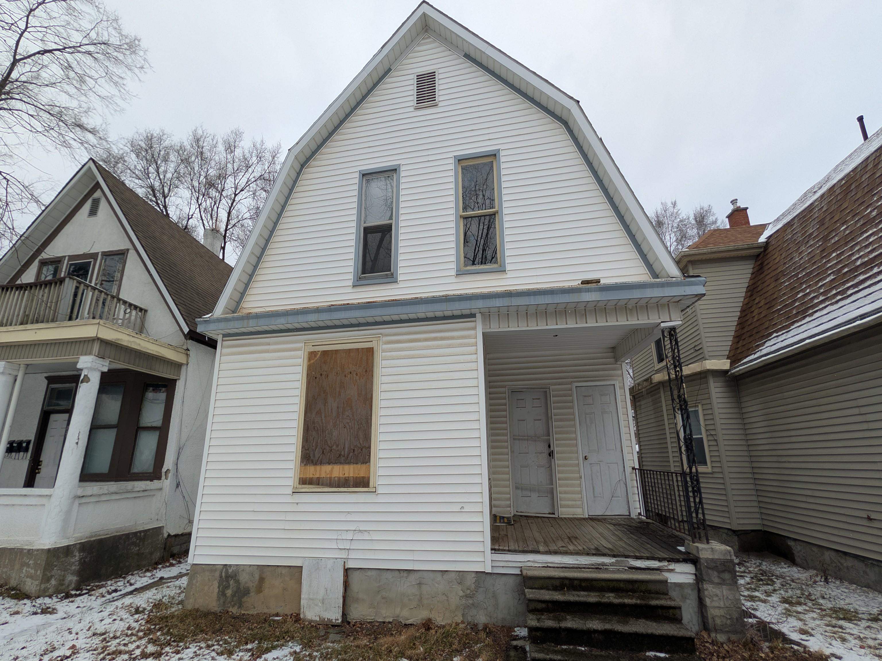 318 W Butler Street, For Sale in Fort Wayne - eXp Realty