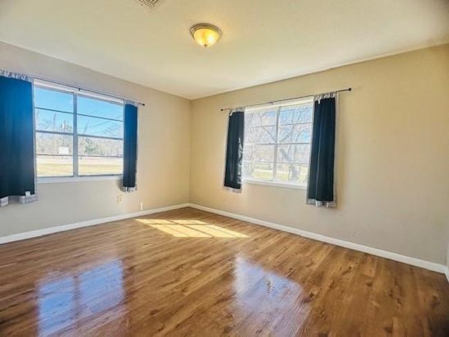 110 Cedar St, House other with 3 bedrooms, 2 bathrooms and 1 parking in Louise TX | Image 11