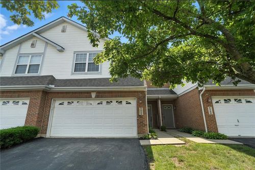 9266 Great Lakes Cir, Washingtn Twp, OH, 45458-3678 | Card Image