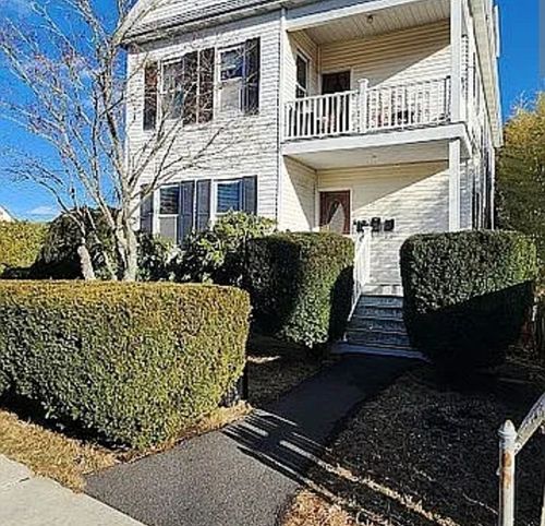 28 Russells Mills Rd, Dartmouth, MA, 02748-1855 | Card Image