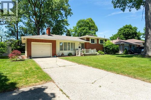 1067 Bel Aire Drive, Sarnia, ON, N7S3H4 | Card Image