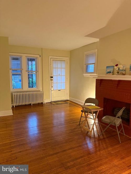 6721 N Carlisle St, PHILADELPHIA, PA, 19126-2764 | Card Image
