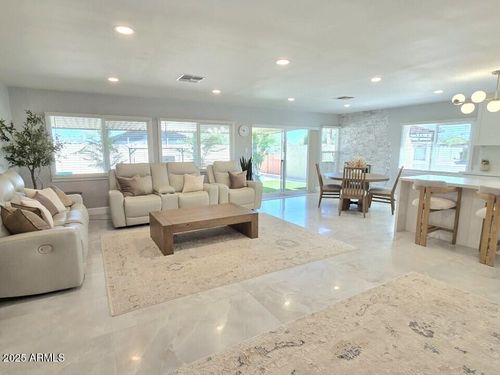 2848 E Turquoise Dr, Phoenix, AZ, 85028-4425 | Card Image