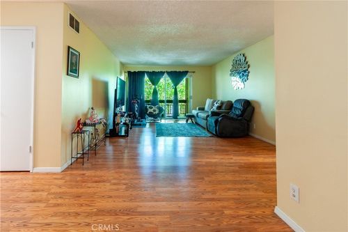 unit-u16-24525 Trevino Dr, Valencia, CA, 91355-2872 | Card Image