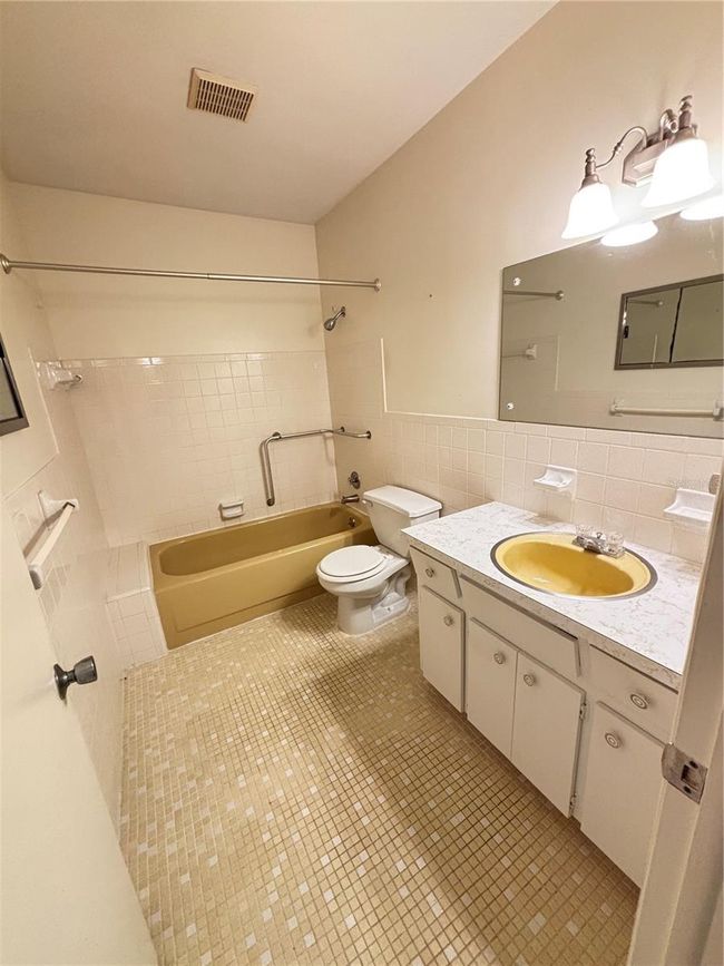 APT-48 - 2404 Florentine Way, Condo with 2 bedrooms, 2 bathrooms and null parking in CLEARWATER FL | Image 19