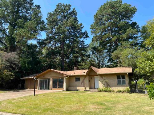 1565 Pine Manor Dr, Arkadelphia, AR, 71923-5800 | Card Image