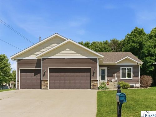 300 Tanager Rd, Mankato, MN, 56001-6247 | Card Image