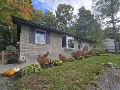 1460 Wallbridge Loyalist Rd, House other with 3 bedrooms, 2 bathrooms and 10 parking in Belleville ON | Image 2