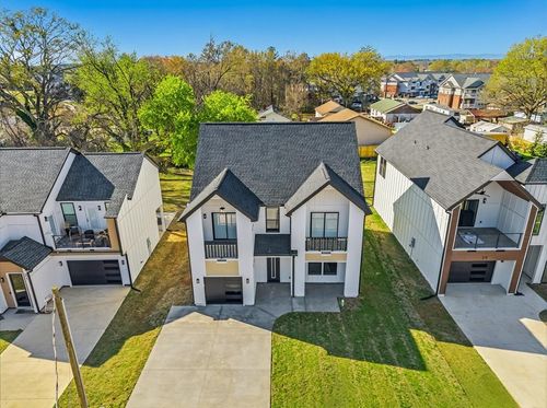 33 Gentry St, Greenville, SC, 29611-4051 | Card Image