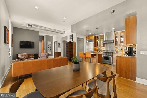 apt-311-215 I St Ne, WASHINGTON, DC, 20002-4484 | Card Image