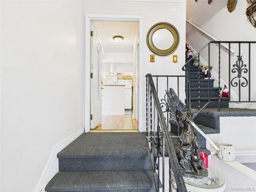 8115 31st Ave, East Elmhurst, NY, 11370-1903 | Card Image