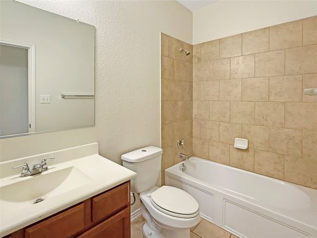 Secondary Bathroom | Image 17