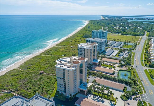 APT-7C - 3000 N Highway A1a, Condo with 3 bedrooms, 3 bathrooms and null parking in Hutchinson Island FL | Image 36