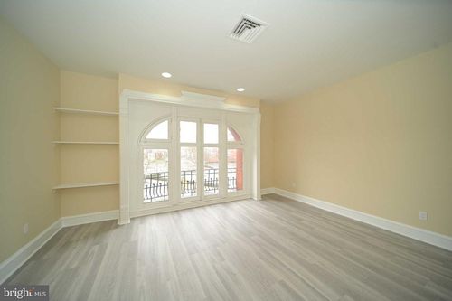 1816 W Girard Ave, PHILADELPHIA, PA, 19130-1516 | Card Image
