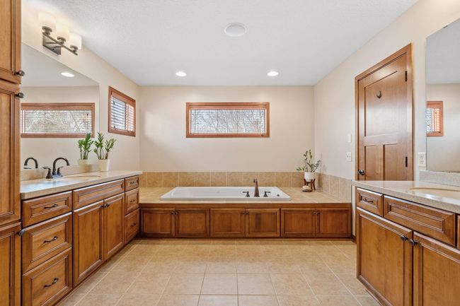 9256 Gateway Ln, House other with 5 bedrooms, 5 bathrooms and null parking in Eden Prairie MN | Image 34