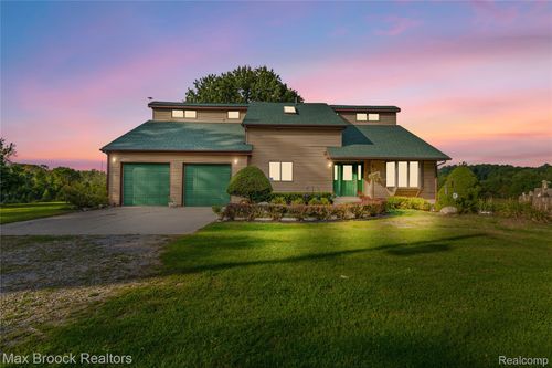 4700 Stanley Rd, Columbiaville, MI, 48421-8904 | Card Image