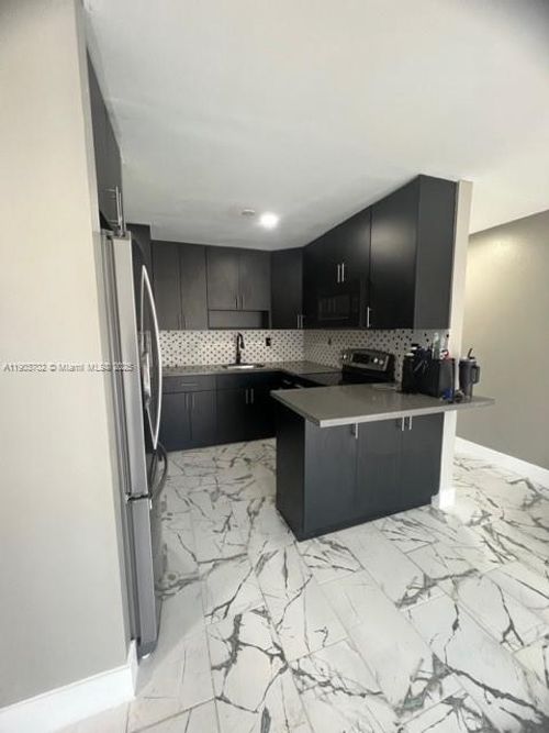 apt-104-3551 Sw 9th Ter, Miami, FL, 33135-4340 | Card Image