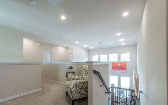 The upstairs landing. | Image 24