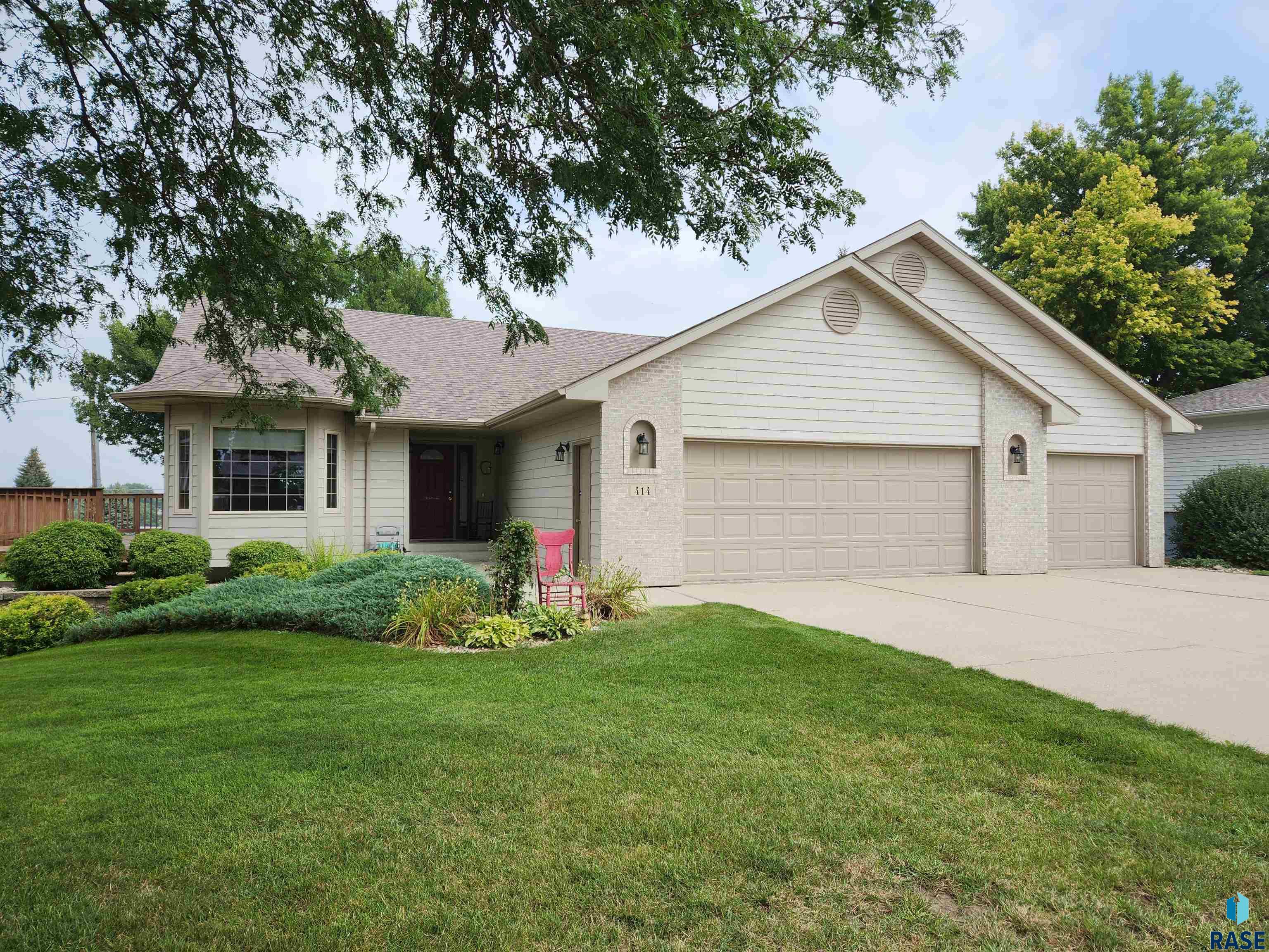 Johnson Ave, Baltic, SD 57003