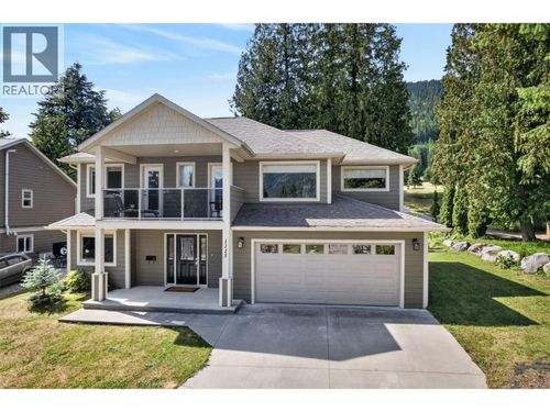 1115 W Richards St, Nelson, BC, V1L5T3 | Card Image