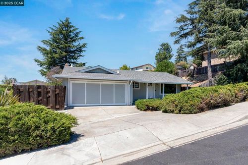 839 Reef Point Dr, Rodeo, CA, 94572-2018 | Card Image