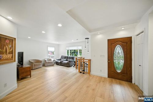 10 Hilltop Trl, Denville, NJ, 07834-2014 | Card Image