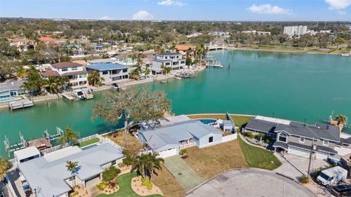 7811 1st Ave S, ST PETERSBURG, FL, 33707-1001 | Card Image