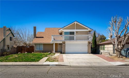 44419 Fenhold St, Lancaster, CA, 93535-3422 | Card Image