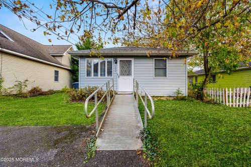 1622 Abbott Ave, Toms River, NJ, 08753-7003 | Card Image